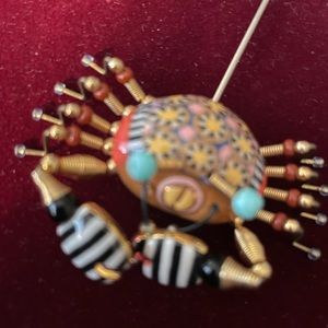 Crab brooch